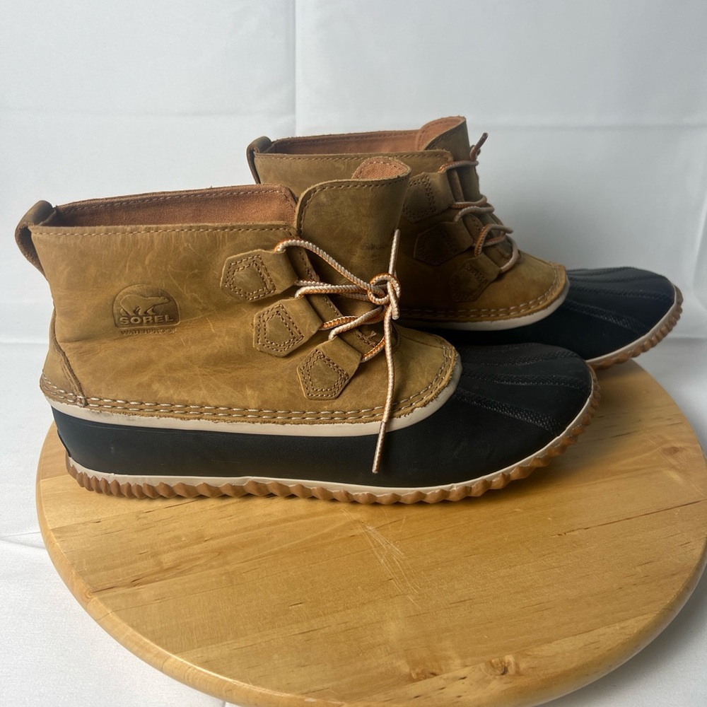 Sorel Tan and Black Ankle Booties